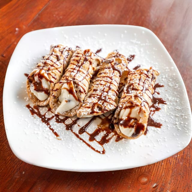 Cannoli Siciliani.